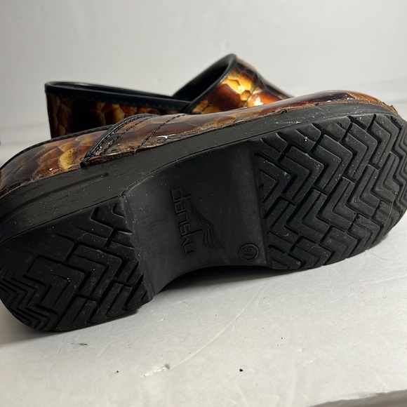 Dansko Leather Abstract Reptile Clogs Size 37 US Size 6.5 - 7 wearable art - Picture 8 of 12